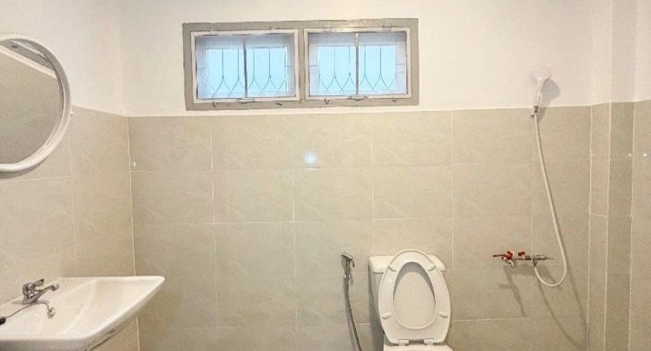 For sale 4 bedrooms townhouse in Pak Kret, Nonthaburi