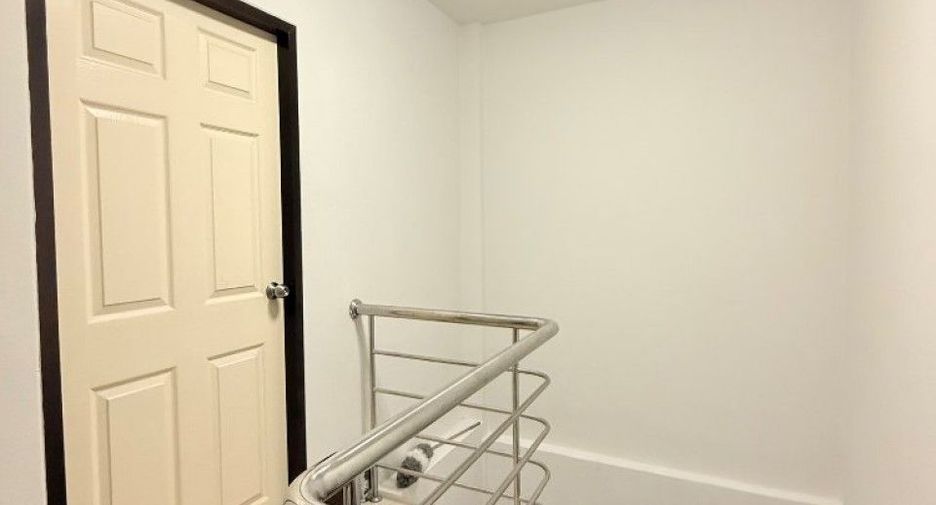 For sale 3 bedrooms townhouse in Phan Thong, Chonburi