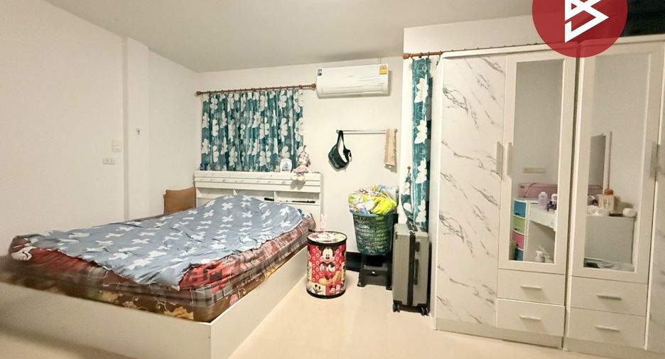 For sale 3 bedrooms townhouse in Phan Thong, Chonburi