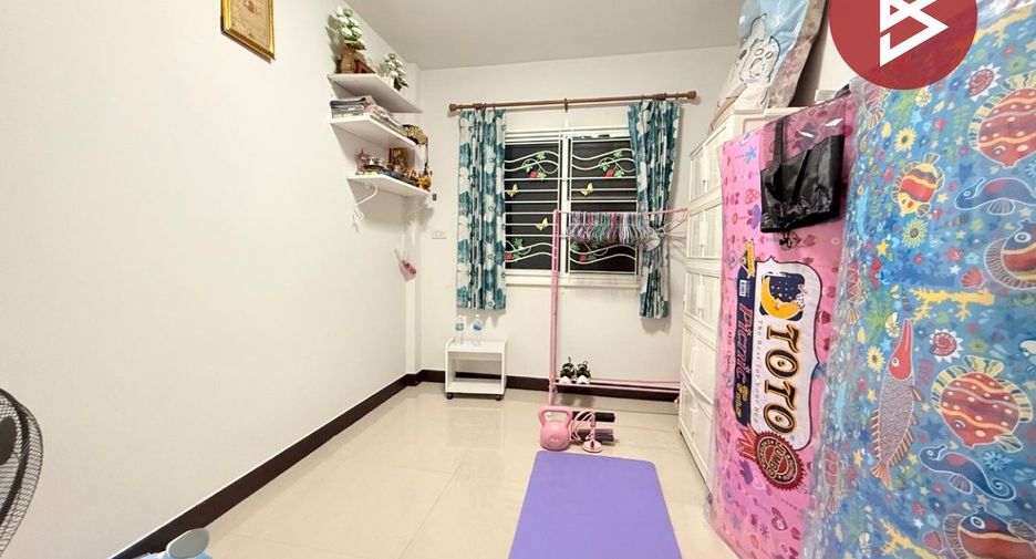 For sale 3 bedrooms townhouse in Phan Thong, Chonburi