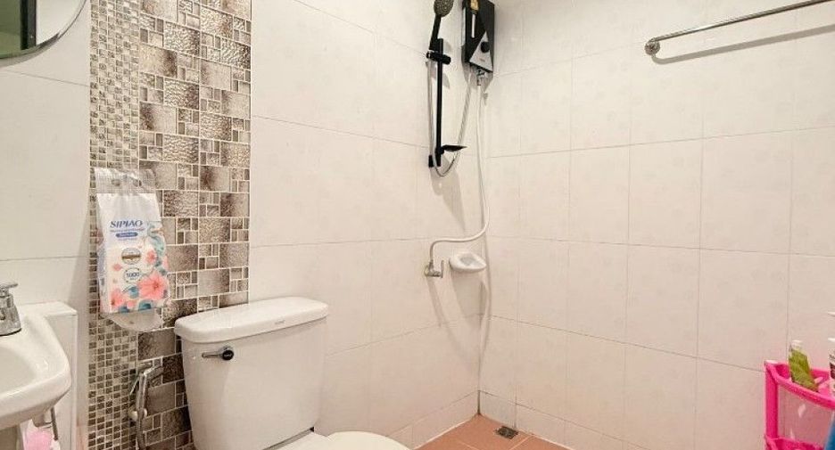 For sale 3 bedrooms townhouse in Phan Thong, Chonburi