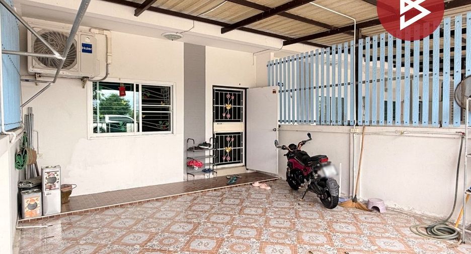 For sale 3 bedrooms townhouse in Phan Thong, Chonburi