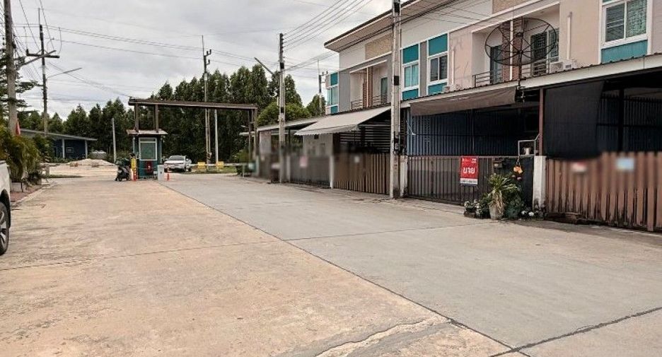 For sale 3 bedrooms townhouse in Phan Thong, Chonburi