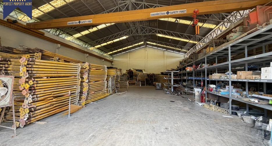 For sale warehouse in Phra Khanong, Bangkok