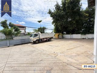 For sale warehouse in Phra Khanong, Bangkok
