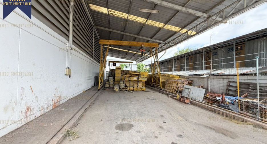 For sale warehouse in Phra Khanong, Bangkok