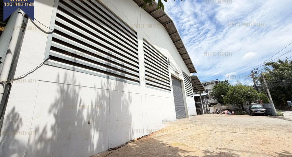 For sale warehouse in Phra Khanong, Bangkok