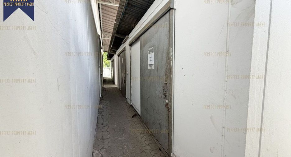 For sale warehouse in Phra Khanong, Bangkok