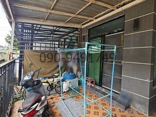 À vendre 3 chambres maison de ville à Min Buri, Bangkok