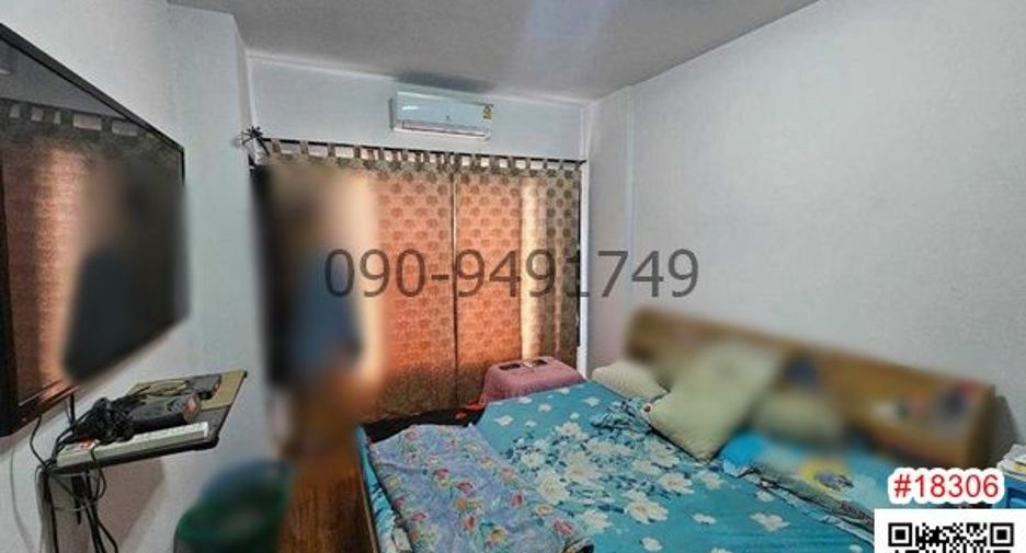À vendre 3 chambres maison de ville à Min Buri, Bangkok
