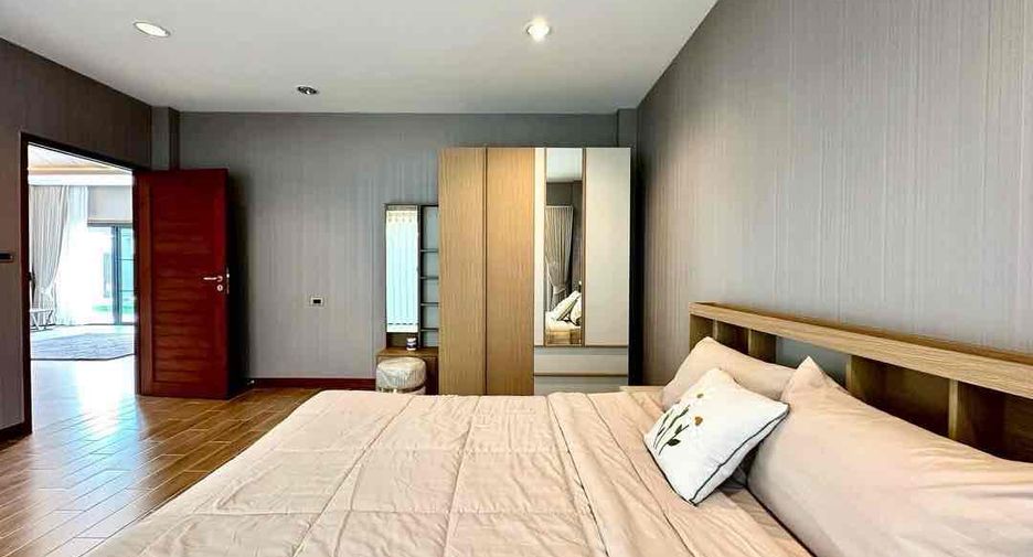 For sale 3 bedrooms house in Huay Yai, Pattaya