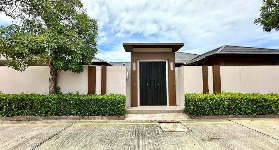 For sale 3 bedrooms house in Huay Yai, Pattaya