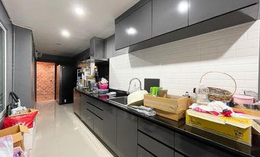Haus zum Kauf mit 3 Zimmer in Suan Luang, Bangkok