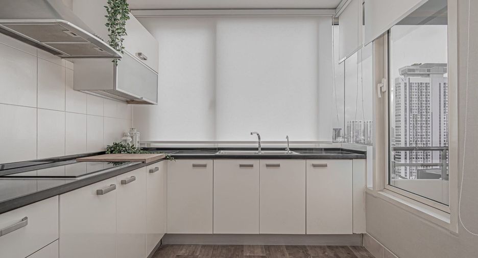 For rent and for sale 3 bedrooms condo in Watthana, Bangkok