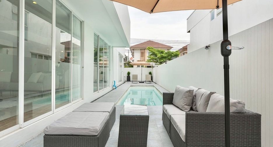 À louer 4 chambres villa à Saphan Sung, Bangkok