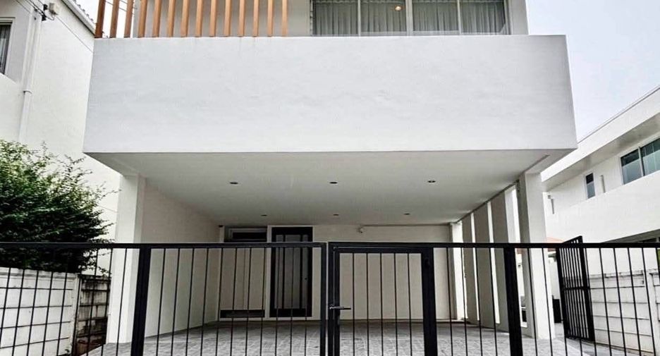 À louer 4 chambres villa à Saphan Sung, Bangkok
