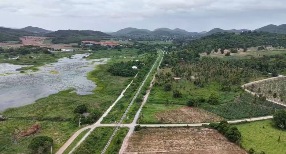 出售 土地 在 Bang Sare, 芭提雅
