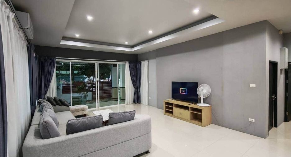 À louer et à vendre 3 chambres villa à Bang Lamung, Chonburi