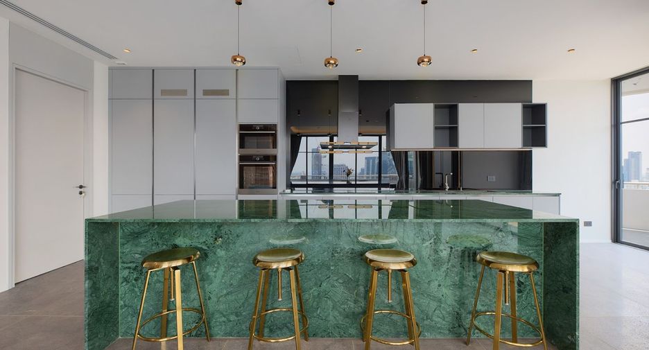 For rent and for sale 4 bedrooms condo in Watthana, Bangkok