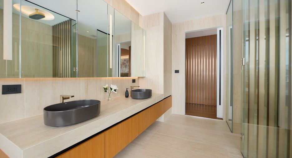 For rent and for sale 4 bedrooms condo in Watthana, Bangkok
