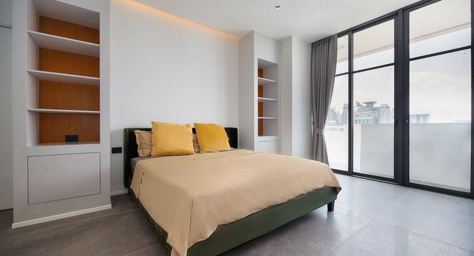 For rent and for sale 4 bedrooms condo in Watthana, Bangkok