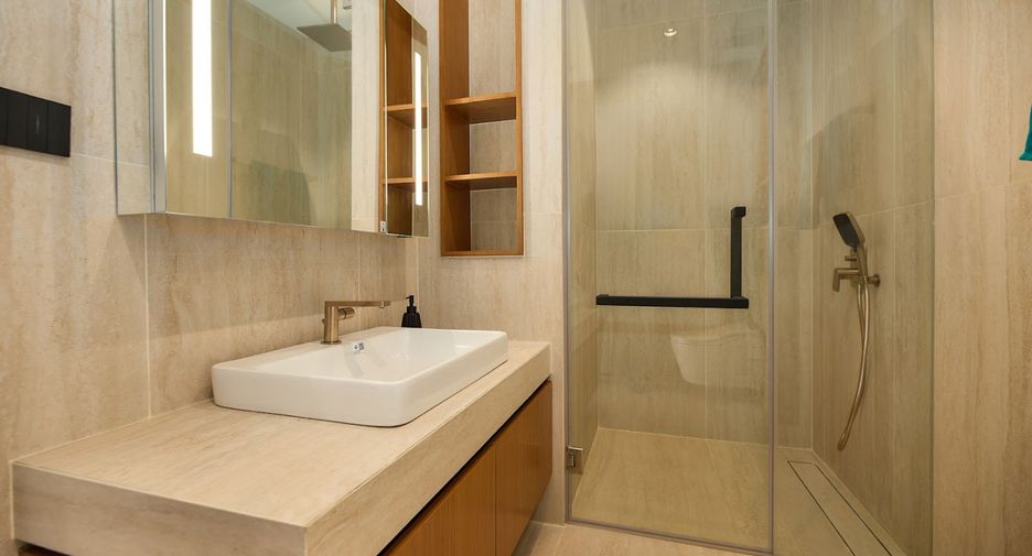 For rent and for sale 4 bedrooms condo in Watthana, Bangkok