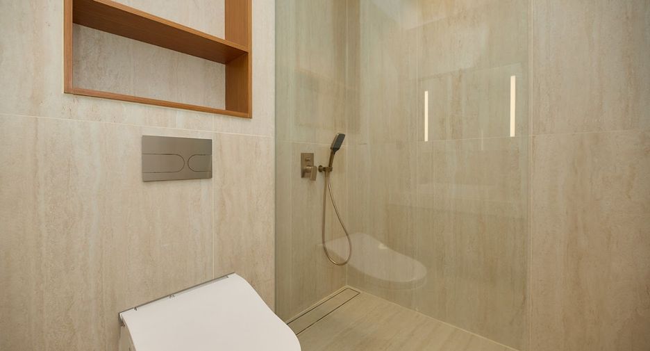 For rent and for sale 4 bedrooms condo in Watthana, Bangkok