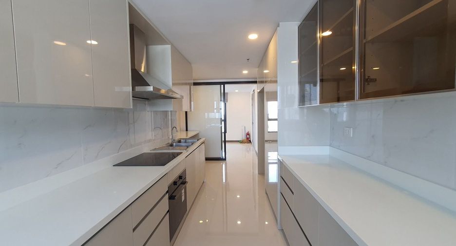 Wohnung zur Miete mit 4 Zimmer in Khlong San, Bangkok