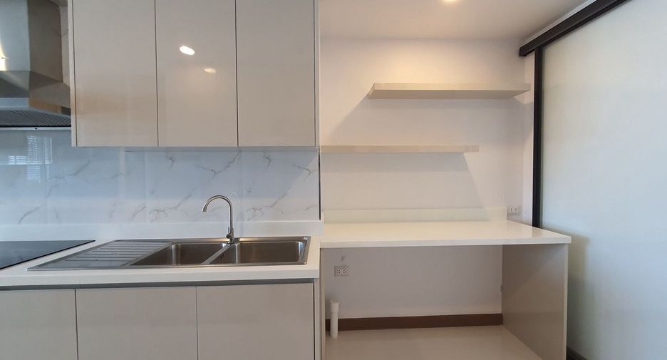 Wohnung zur Miete mit 4 Zimmer in Khlong San, Bangkok