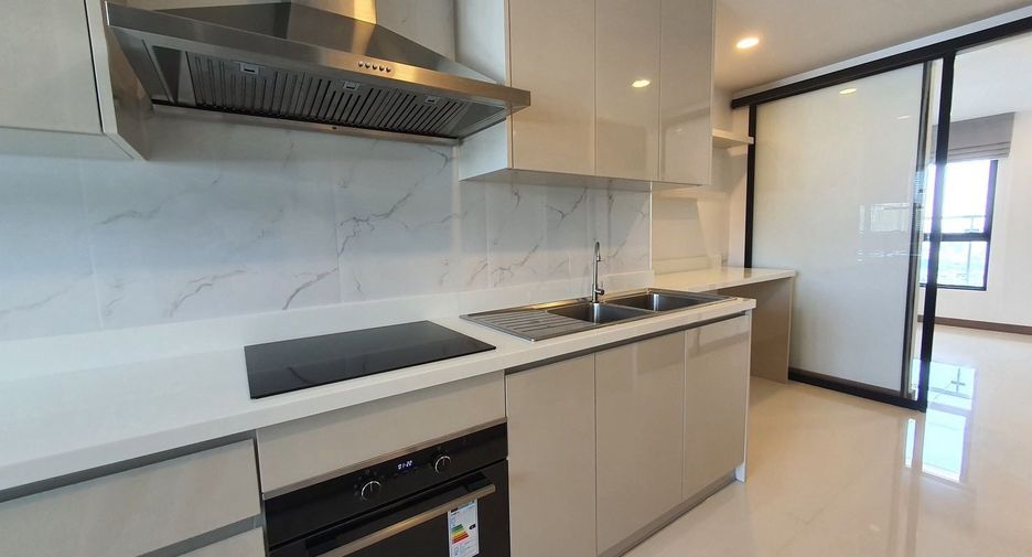Wohnung zur Miete mit 4 Zimmer in Khlong San, Bangkok
