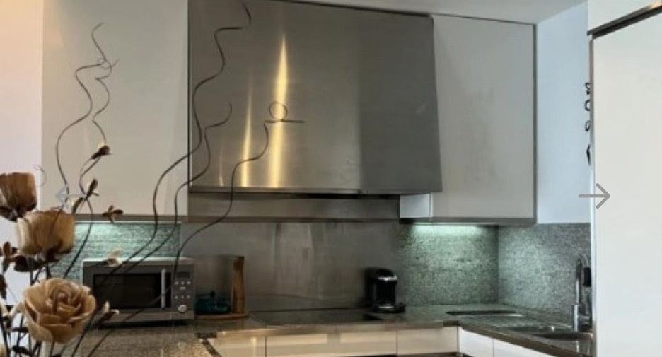 For rent 2 bedrooms condo in Sathon, Bangkok