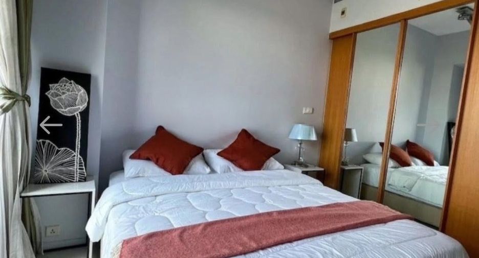 For rent 2 bedrooms condo in Sathon, Bangkok