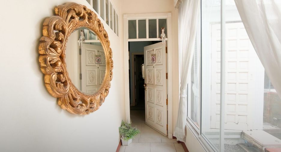 Haus zum Kauf mit 3 Zimmer in Phra Khanong, Bangkok