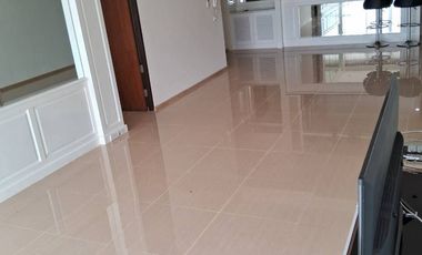 Condo en alquiler de 3 habitaciones en Khlong Toei, Bangkok