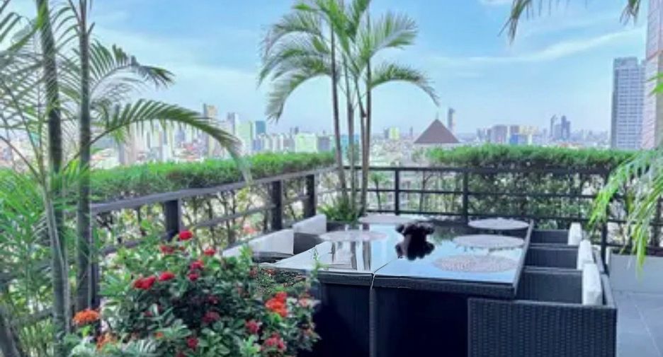 For rent 4 bedrooms condo in Sathon, Bangkok