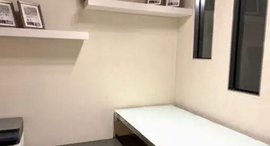 For rent 4 bedrooms condo in Sathon, Bangkok