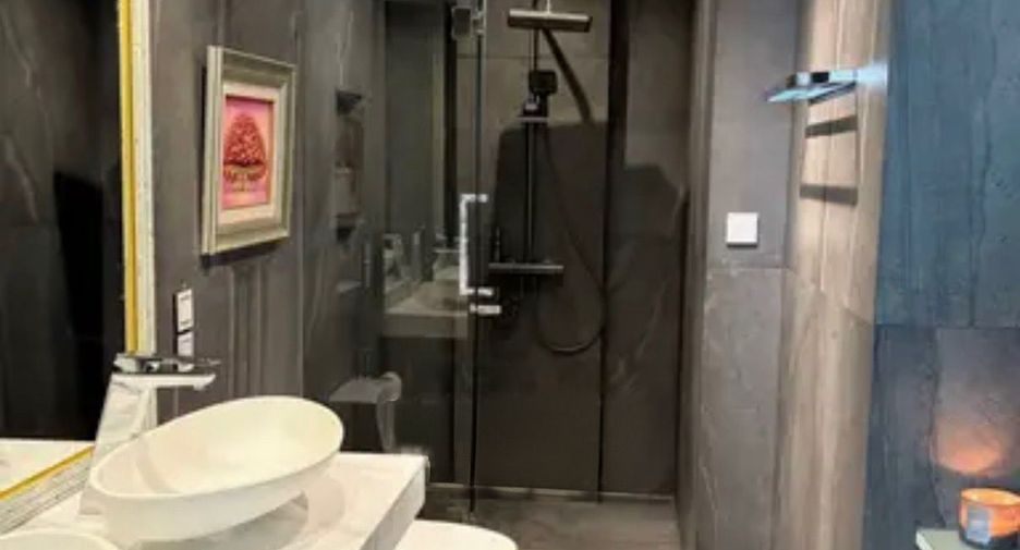 For rent 4 bedrooms condo in Sathon, Bangkok