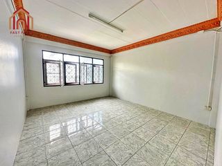 Local comercial en venta de 2 habitaciones en Bangkok Noi, Bangkok