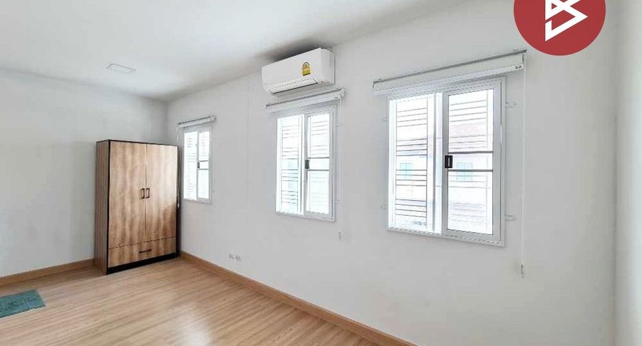 Casa adosada en venta de 2 habitaciones en Bang Sao Thong, Samut Prakan