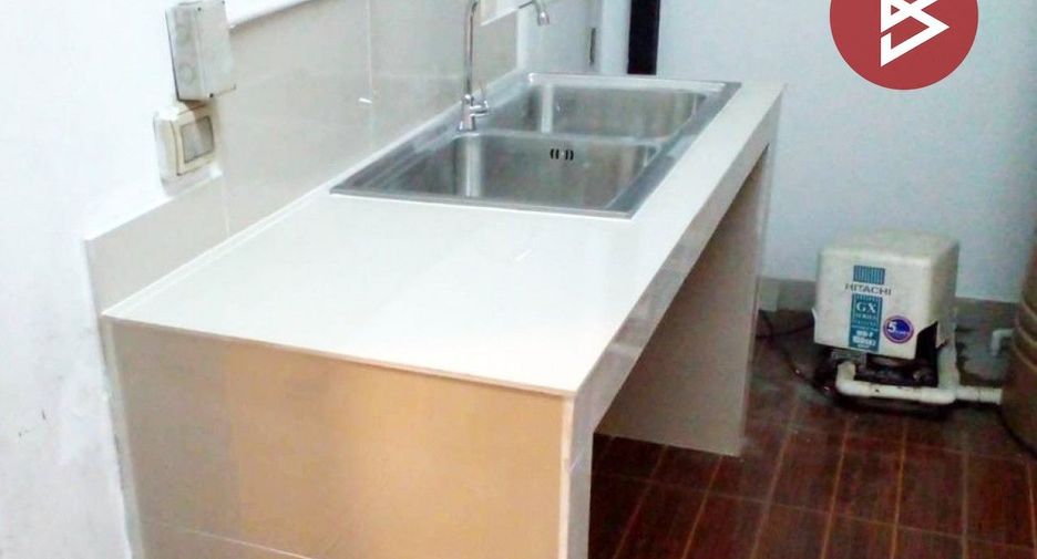 Casa adosada en venta de 2 habitaciones en Bang Sao Thong, Samut Prakan