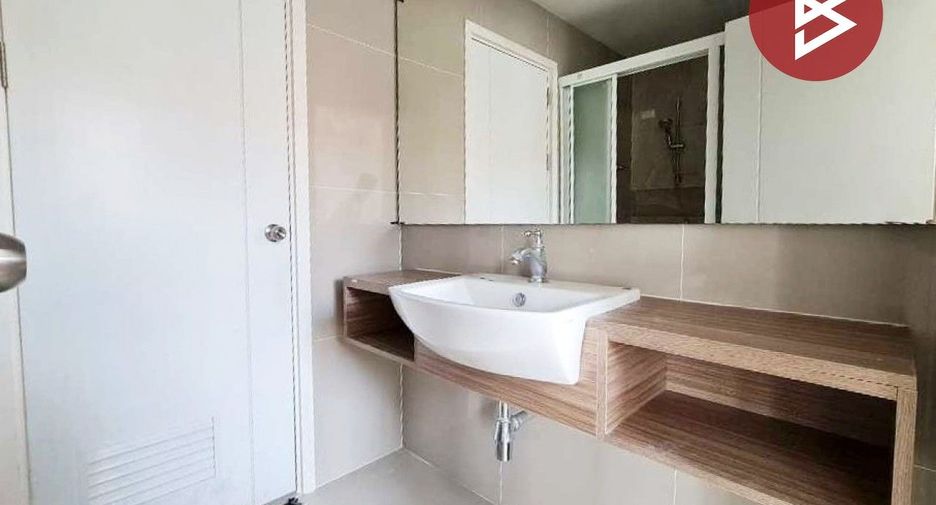Casa adosada en venta de 2 habitaciones en Bang Sao Thong, Samut Prakan