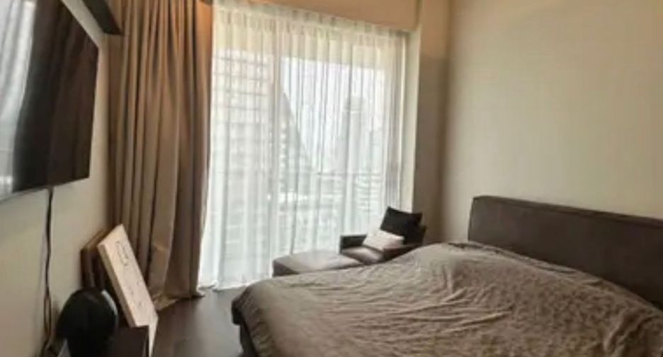 For rent 4 bedrooms condo in Watthana, Bangkok