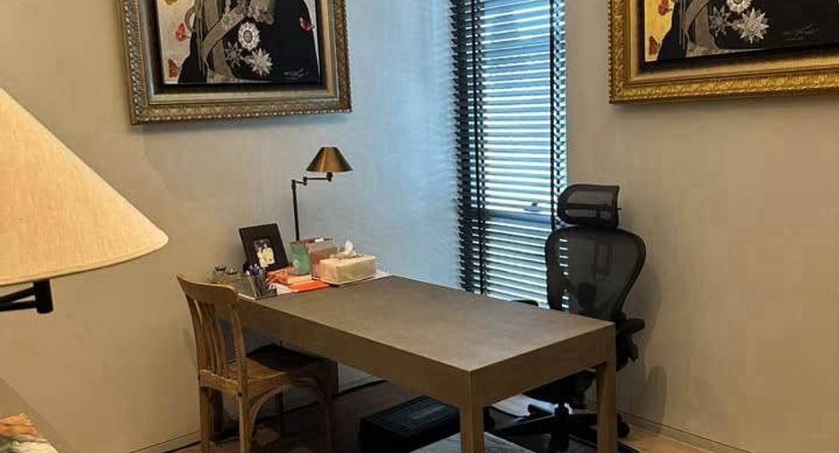 For rent 4 bedrooms condo in Watthana, Bangkok
