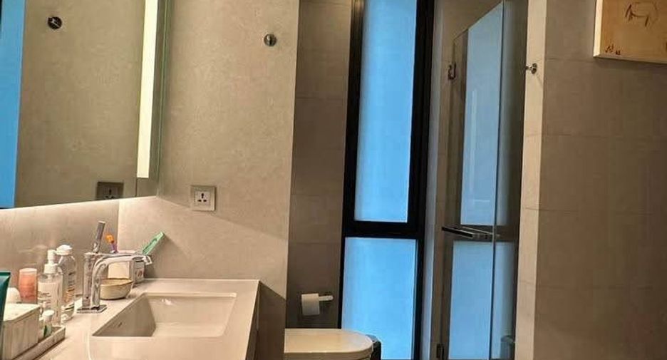 For rent 4 bedrooms condo in Watthana, Bangkok