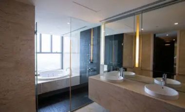 For rent 4 ベッドルーム condo in Yan Nawa, Bangkok