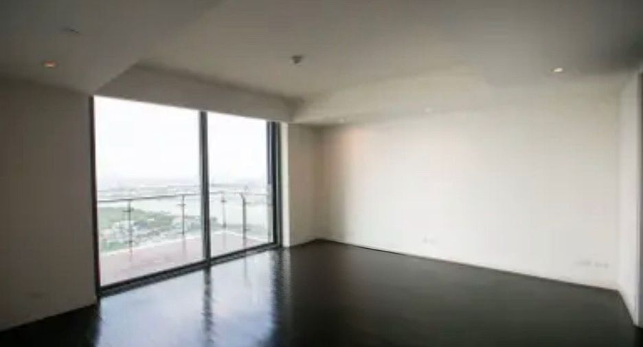 For rent 4 ベッドルーム condo in Yan Nawa, Bangkok
