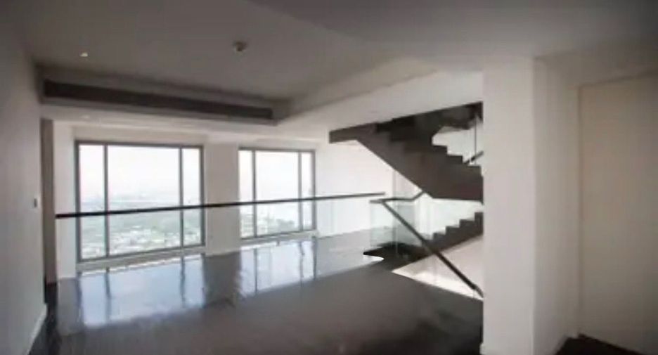 For rent 4 ベッドルーム condo in Yan Nawa, Bangkok
