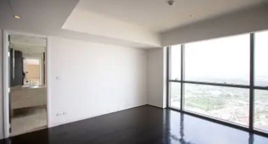 For rent 4 ベッドルーム condo in Yan Nawa, Bangkok