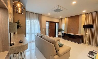 À louer et à vendre 5 chambres maison à Bang Phli, Samut Prakan