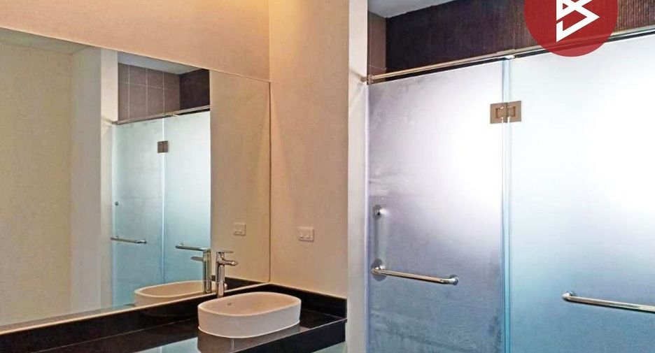 À vendre 3 chambres maison de ville à Bang Phli, Samut Prakan